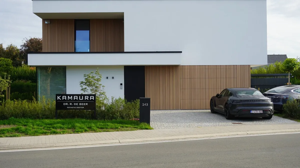 Het gebouw van Kamaura