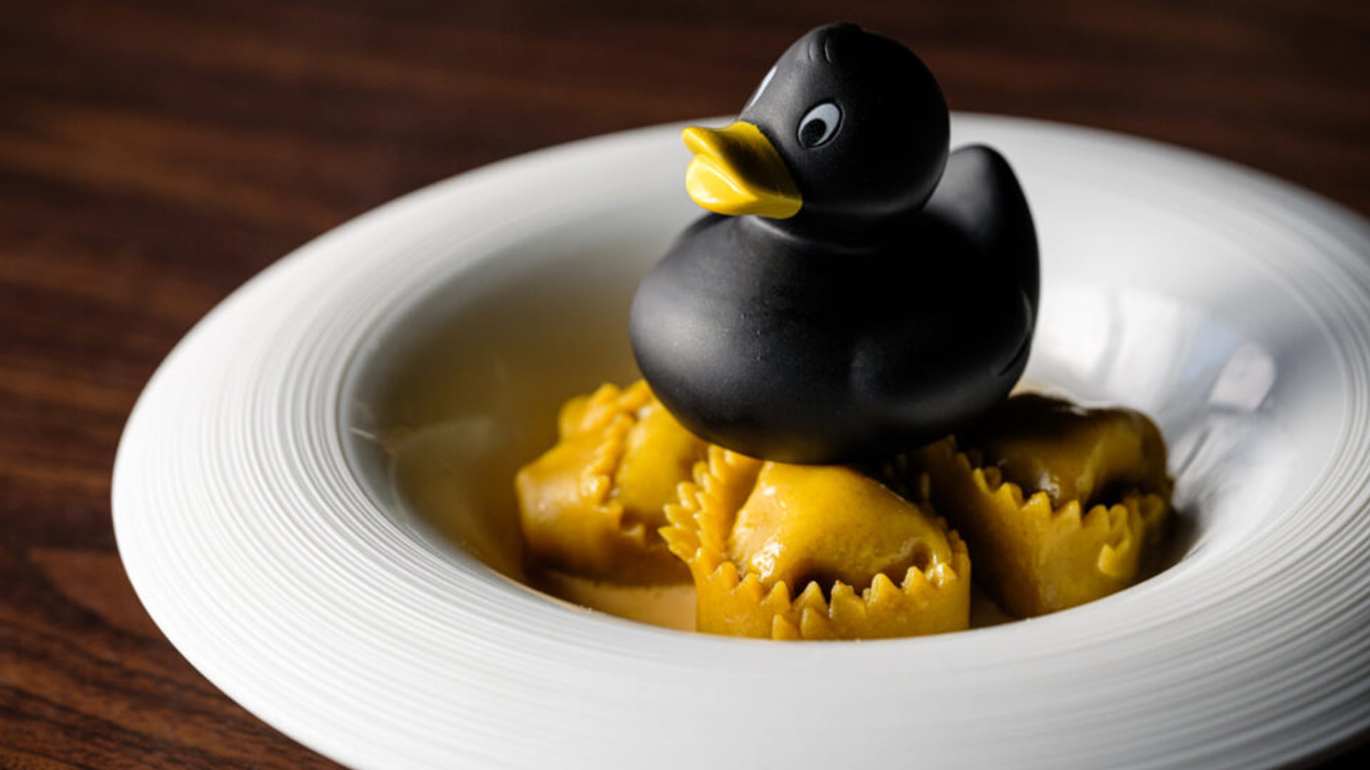 UGLY DUCKLING-KNEET